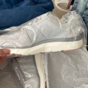 Vionic Athena size 8.5. NWT. I have bone spur so need a different type of shoe.